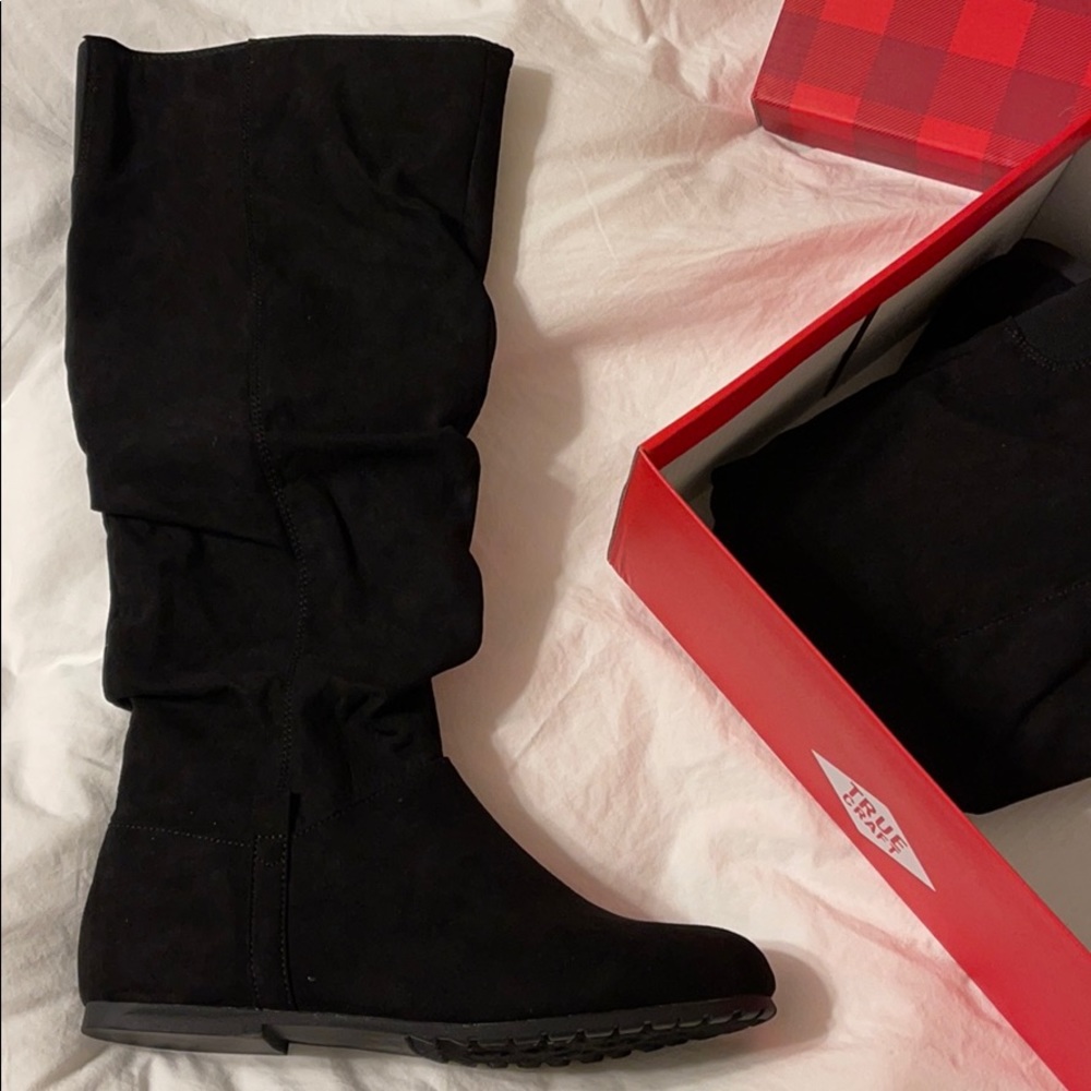 BRAND NEW Black Faux Suade Boots